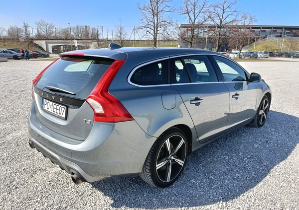 Volvo V60 cena 60800 przebieg: 142000, rok produkcji 2017 z Gdańsk małe 211